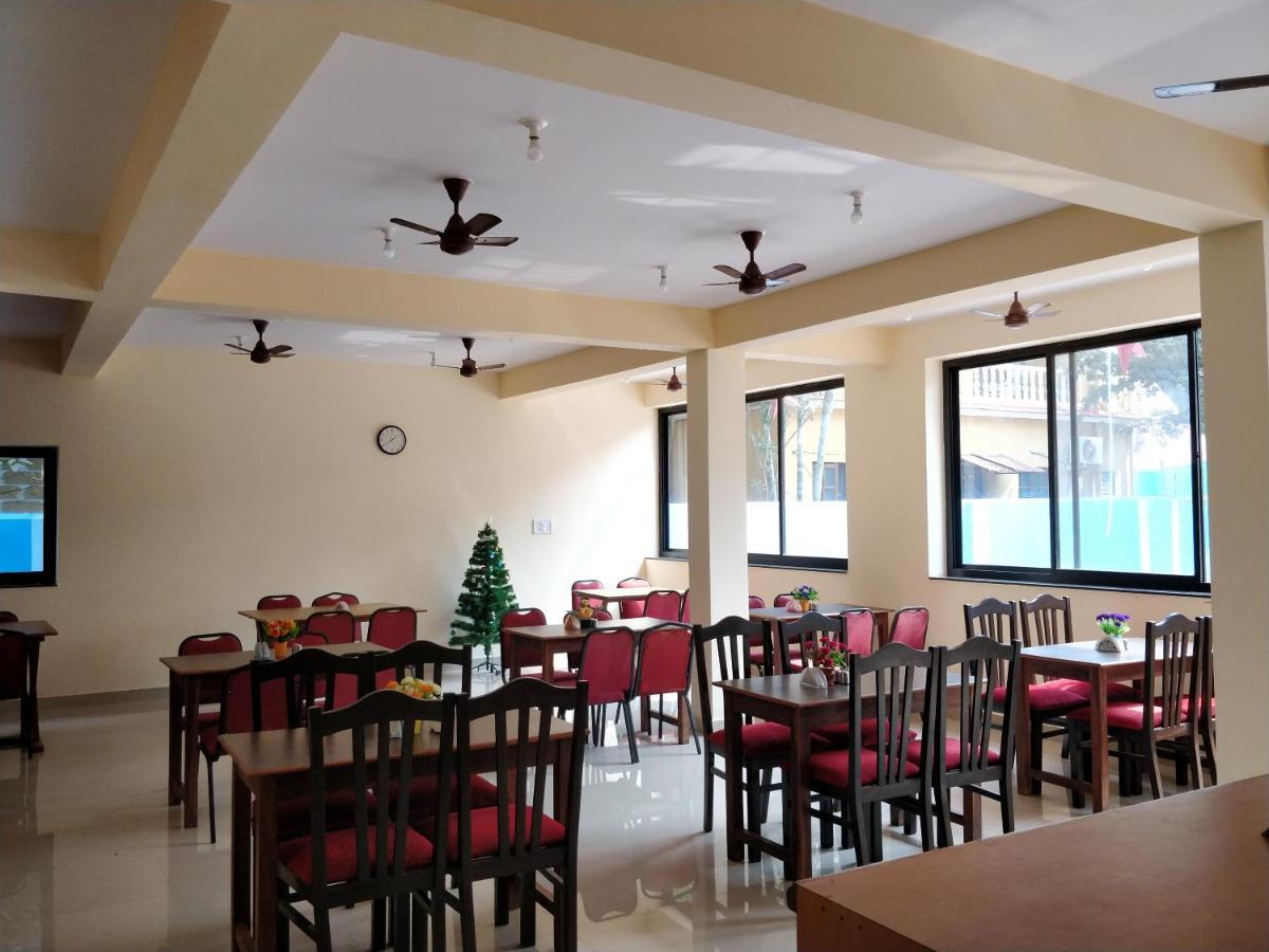Dom'S Inn Calangute Exterior foto